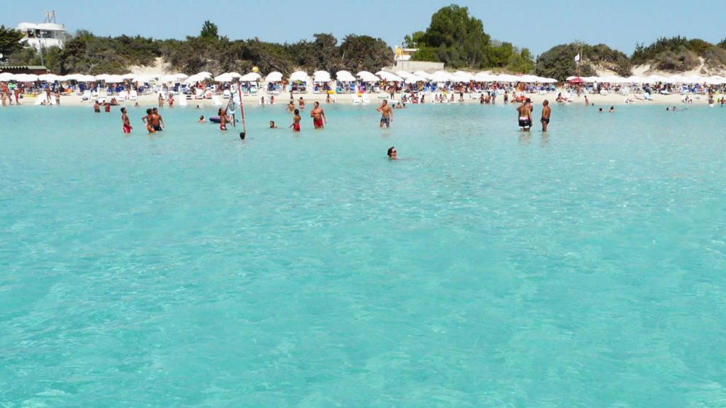 Spiaggia-torre-san-giovanni-area-camper-rivamare